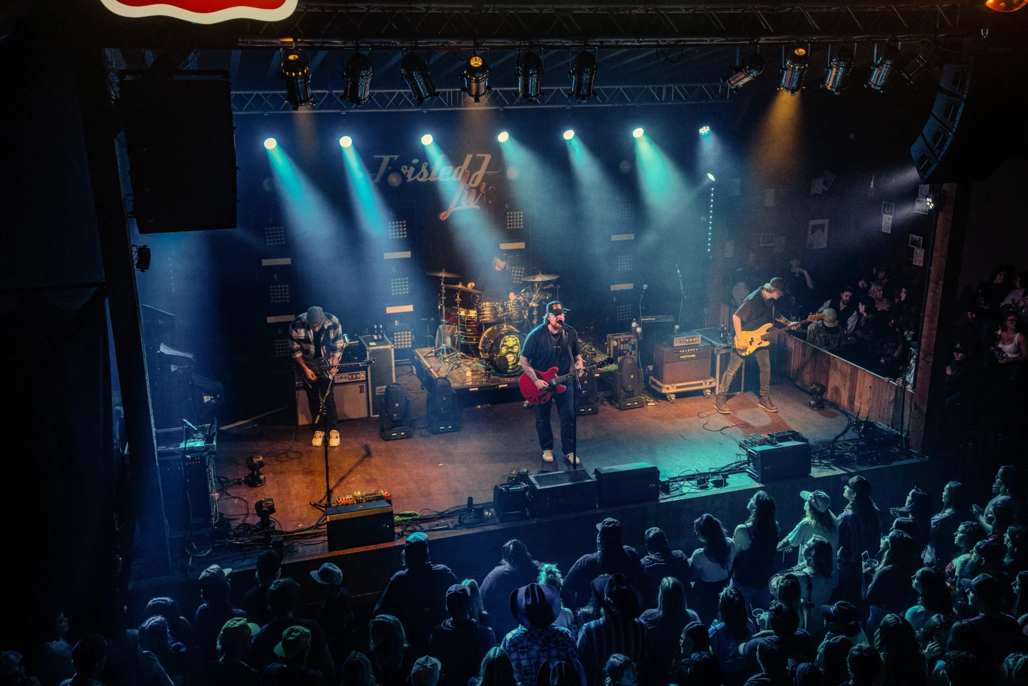 Twisted J Live photo