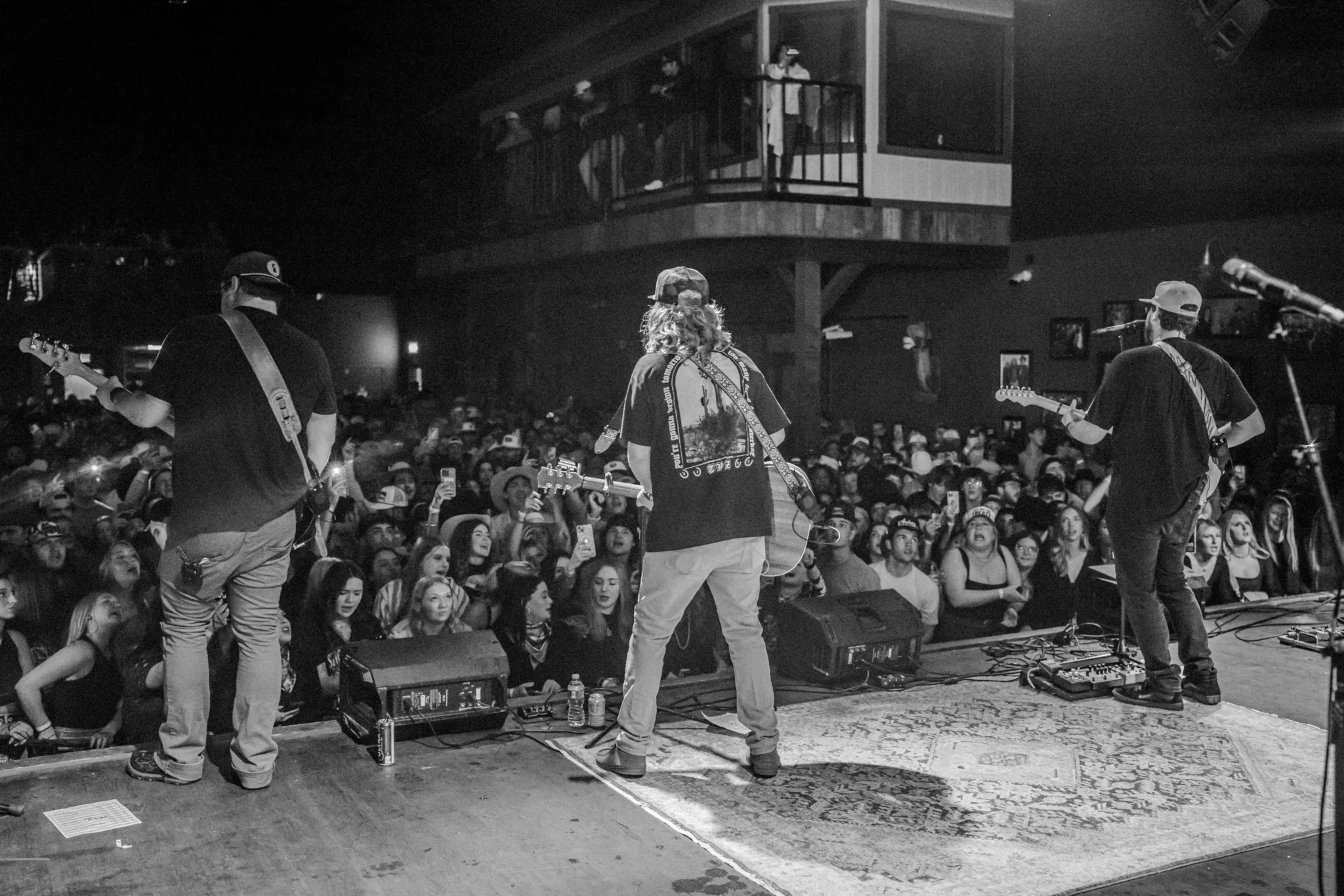 Twisted J Live photo